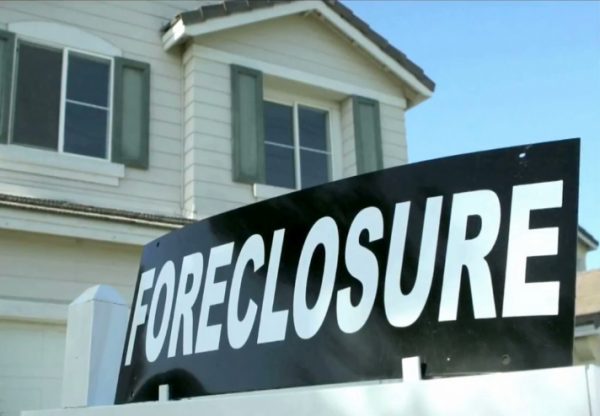 Short Sale Vs. Foreclosure: A Buyer's Guide